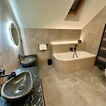 Smrzovka - Luxury House With Swimming Pool, Jacuzzi, Garden And Bbq * 야블로네츠나트니소우
