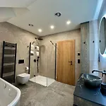 빌라 Smrzovka - Luxury House With Swimming Pool, Jacuzzi, Garden And Bbq 야블로네츠나트니소우