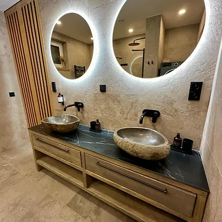 Smrzovka - Luxury House With Swimming Pool, Jacuzzi, Garden And Bbq * יאבלונק נאד ניסו