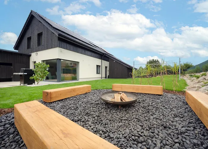 Villa Smrzovka - Luxury House With Swimming Pool, Jacuzzi, Garden And Bbq *